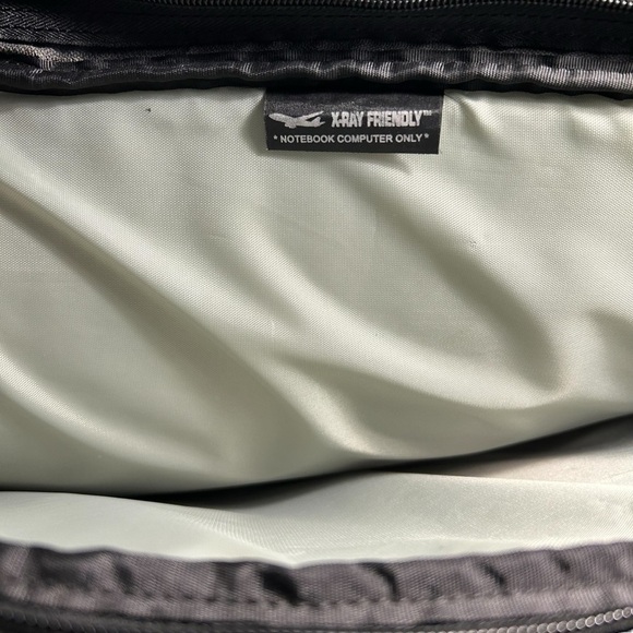 Brenthaven Computer Bag - Picture 7 of 16